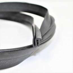Wing to Hood Seal 67-75